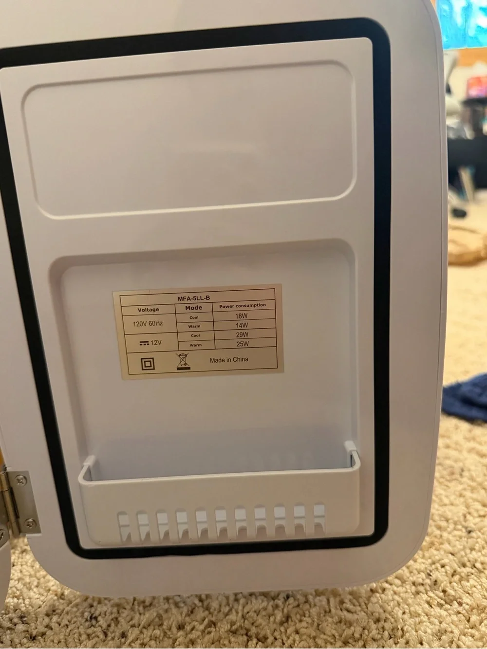 Caynel Mini skincare fridge